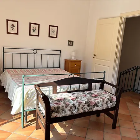 Smeraldi Villa *
